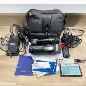 Vintage 1991 Sony Video 8 Handycam Video Camera WITH ORIGINAL RECEIPT FROM 1991